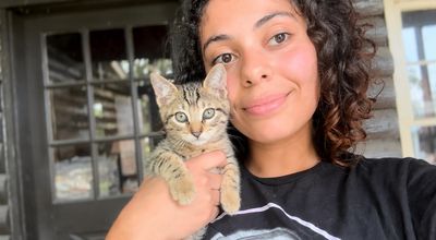 Erica Bloom the Queen of Cuddles thumbnail 5